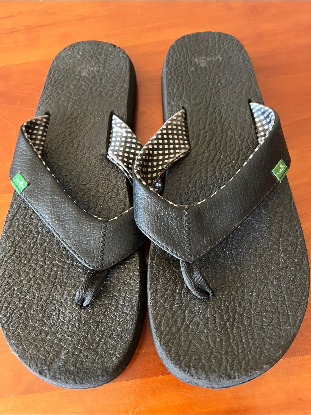 Women’s Sanuk flip flops